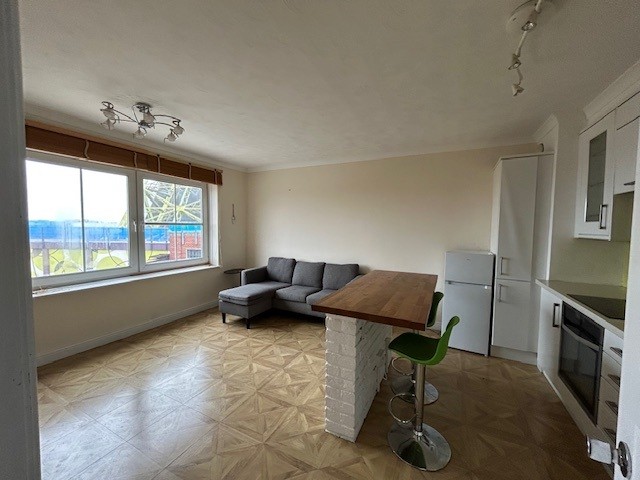 living kitchen area 5